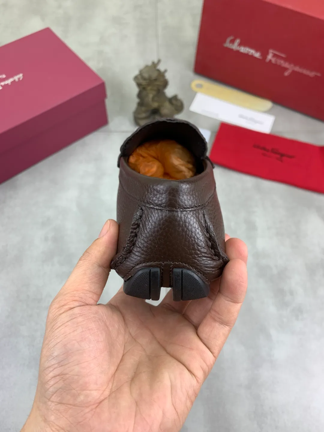Men's shoes 💰P542 New model, high quality [Ferragamo/Ferragamo] Latest lazy slip-on shoes Original imported calfskin, imported cowhide lining + original luxury metal buckle + original combination outsole Comparison without pressure Code number: 38-45